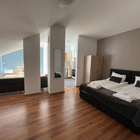 בנסקו Local Stay Hotel, BW Signature Collection מראה חיצוני תמונה