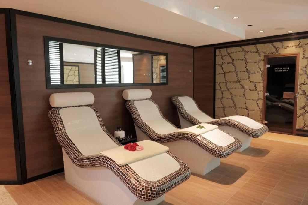 בנסקו Local Stay Hotel, BW Signature Collection מראה חיצוני תמונה