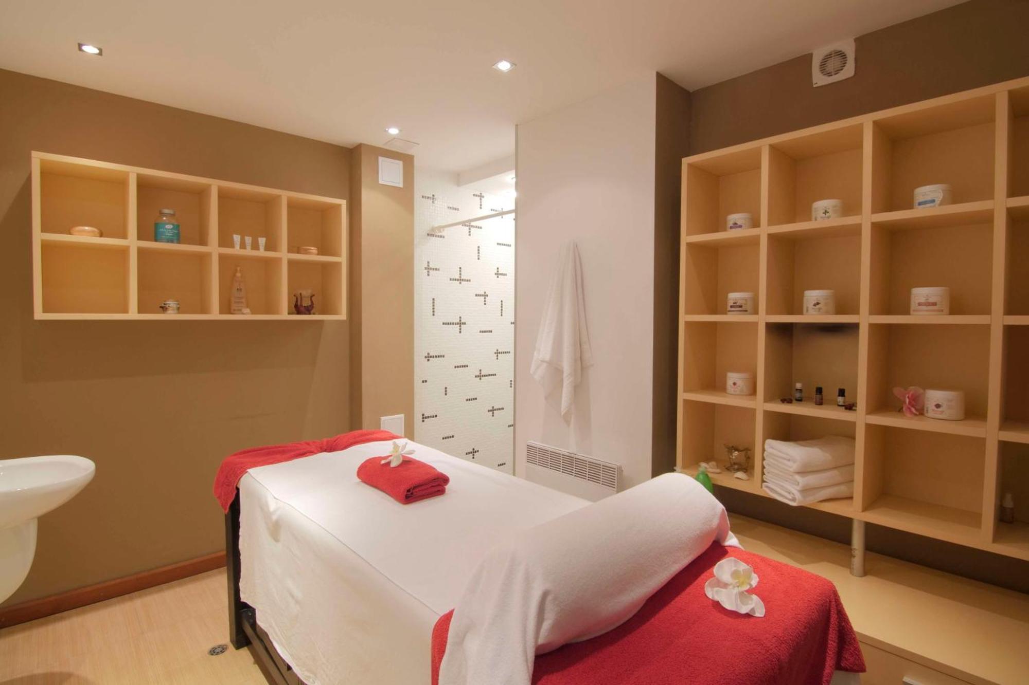 בנסקו Local Stay Hotel, BW Signature Collection מראה חיצוני תמונה