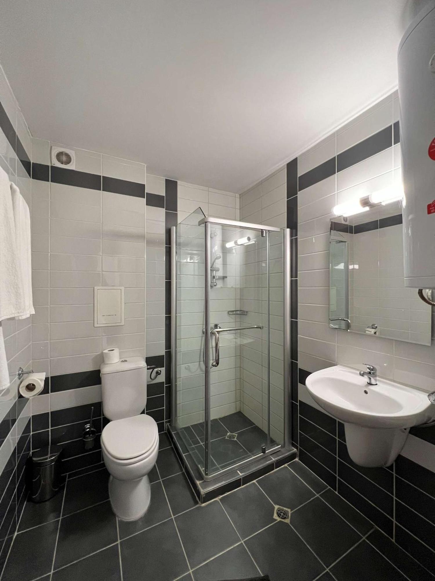 בנסקו Local Stay Hotel, BW Signature Collection מראה חיצוני תמונה