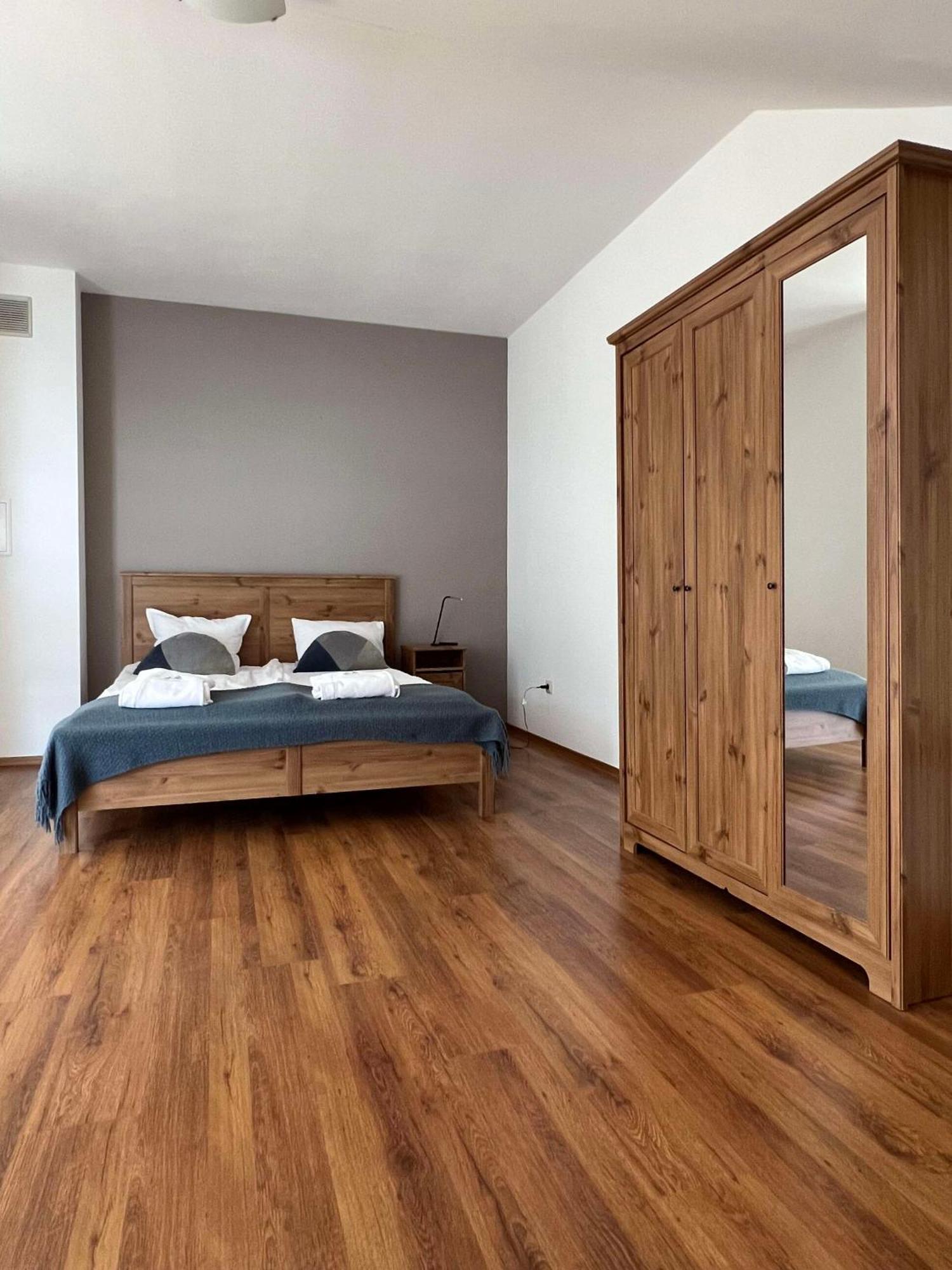 בנסקו Local Stay Hotel, BW Signature Collection מראה חיצוני תמונה